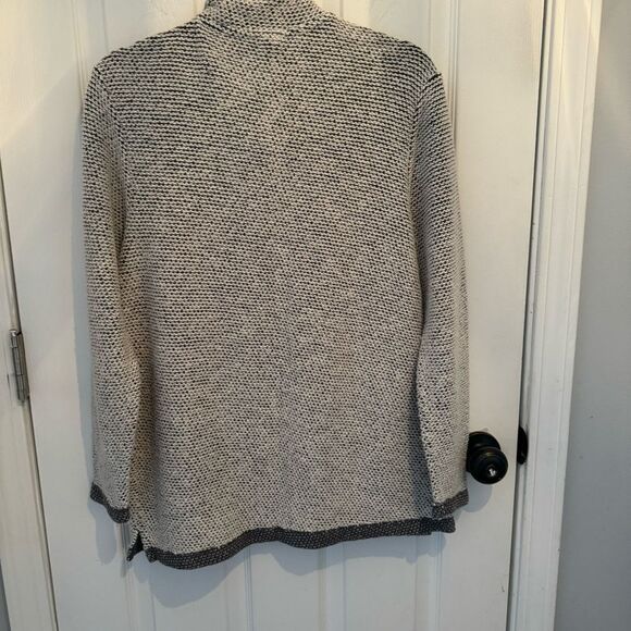 Jadelynn Brooke Women's Long Sleeve 1/4 Zip Pullover Color Gray and White - Picture 2 of 7